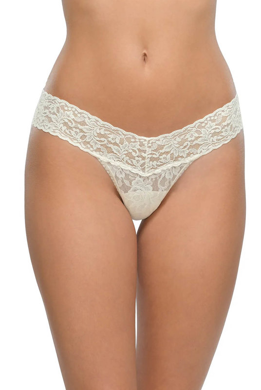 4911P Стринги Signature Lace