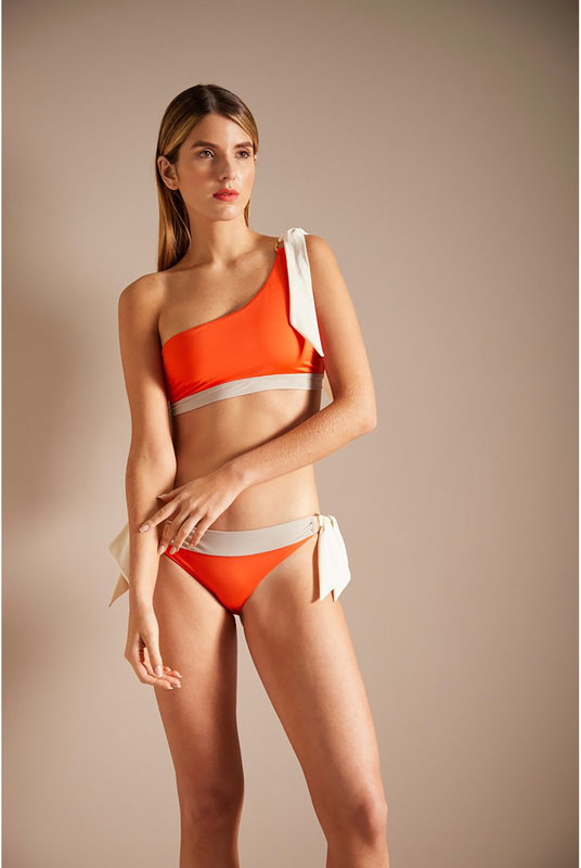 Раздельные купальник трендовый, стильный, для пляжа, фото на модели. 