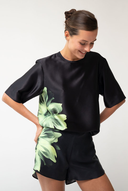 Черная Шелковая Футбока Нокая Женская