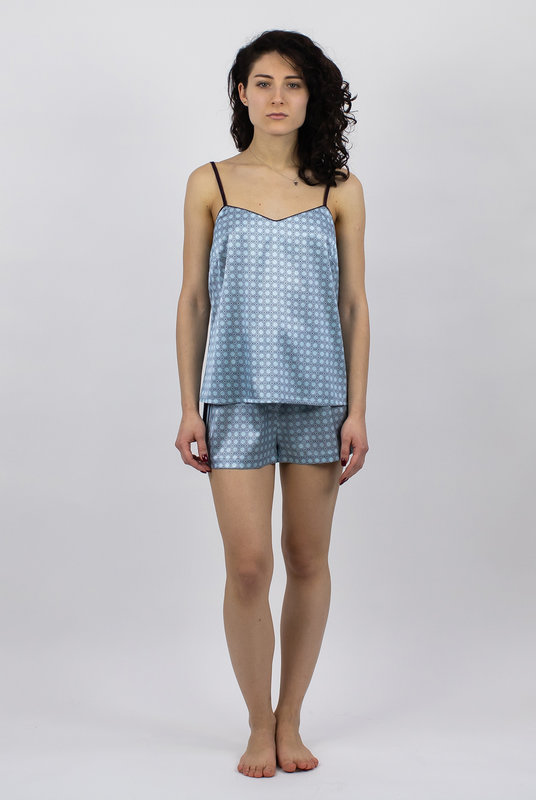 Шелковый топ на тонких бретелях