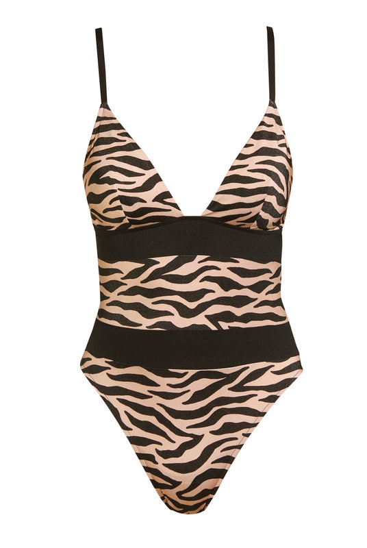 Цельный купальник с принтом анималистичным, фото крупным планом, Андрес Сарда. 