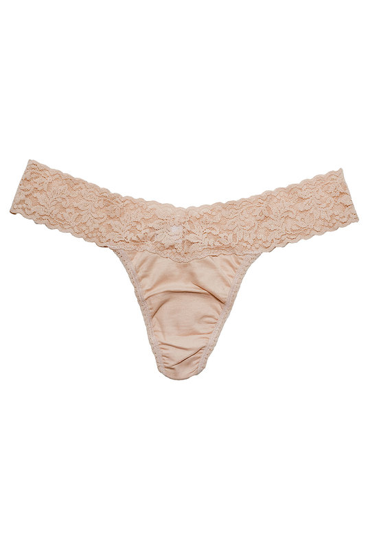 Купить стринги трусы женские кружевные от Hanky Panky в светлом бежевом цвете. Купити стрінги труси жіночі мереживні від Hanky Panky в бежевому відтінку.